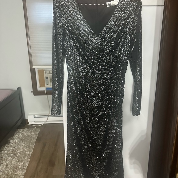 Mc Duggal sequin dress size 2 - Picture 3 of 3